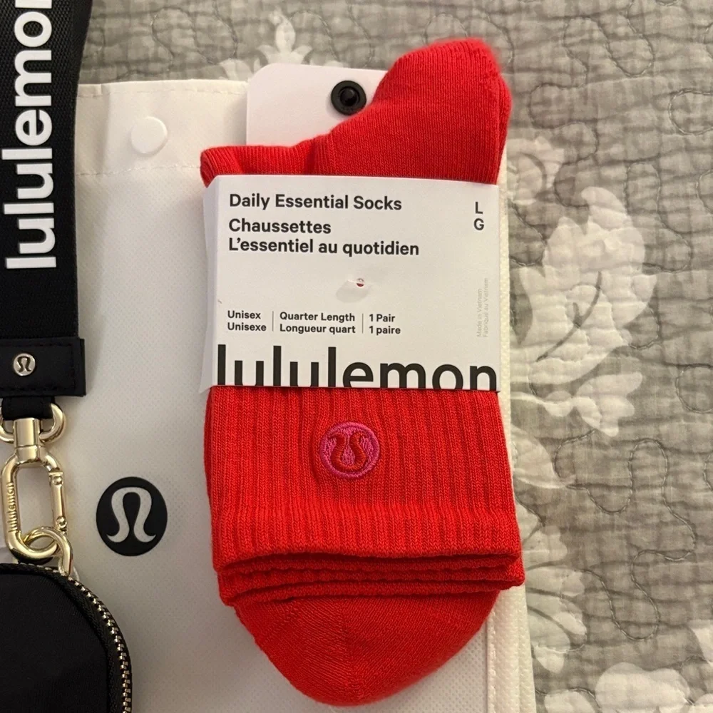 🖤Lululemon Heart Wristlet ~ Daily Essentials Socks & Lululemon White Shopper~NWT